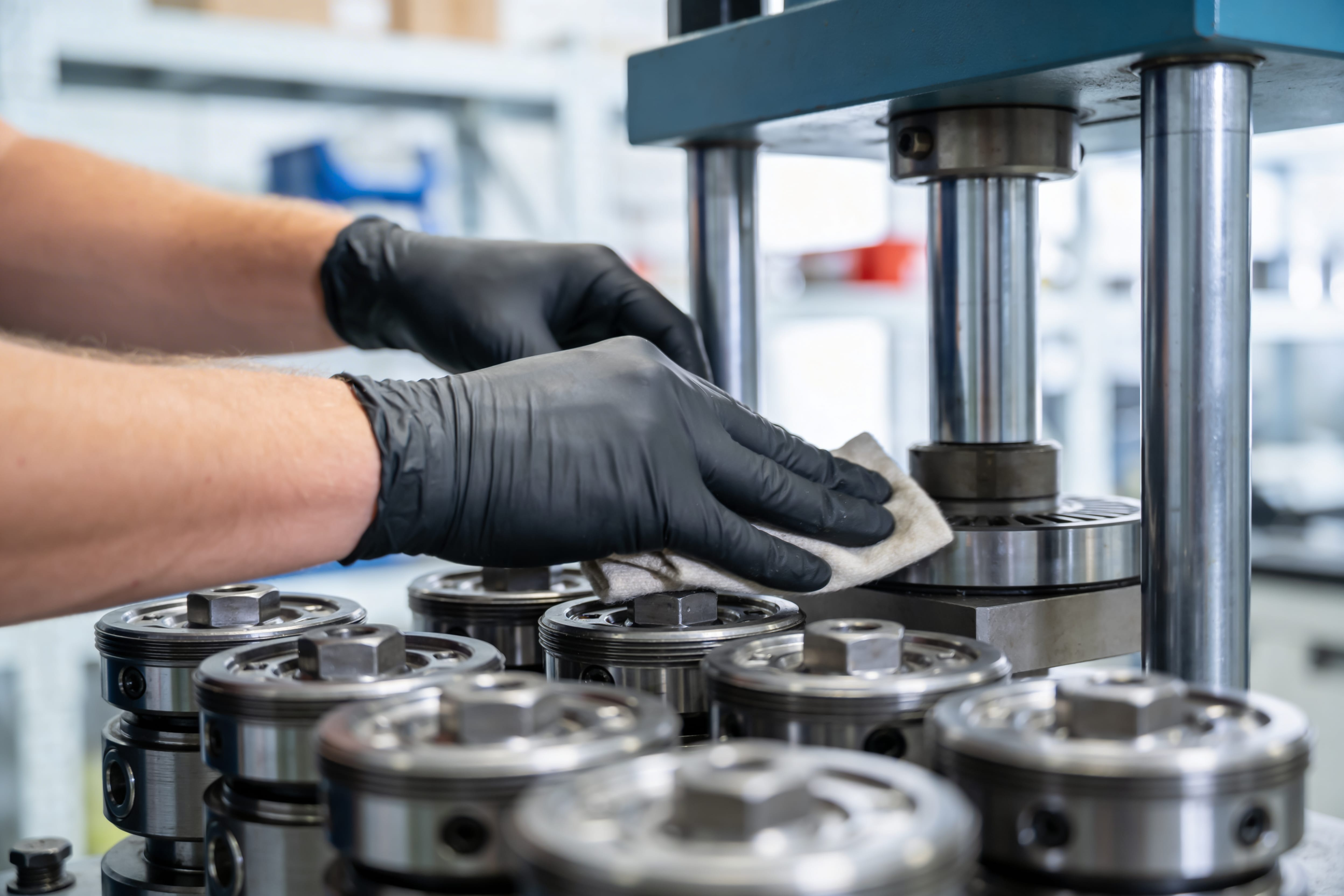 Leitungstechnik & Industriebedarf bei Sanilexo Industriebedarf Armaturen und Schläuche für die technische Montage